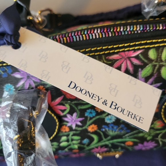 Dooney & Bourke Classic Satchel Black Floral Coated Fabric ~ NWT ~ Stunning! - Picture 4 of 16